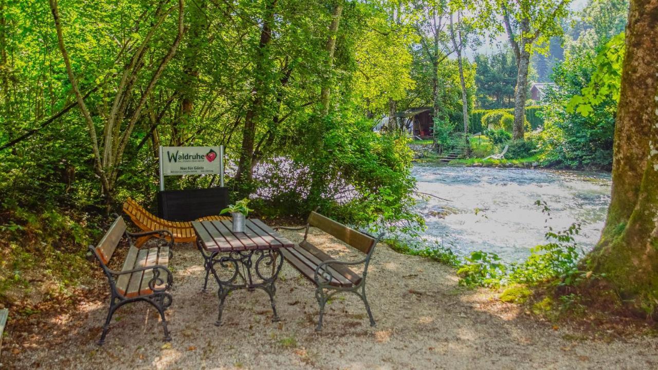 Waldruhe - Bett, Fruehstueck & Ein Laecheln Bed & Breakfast Бад Аузее Екстериор снимка